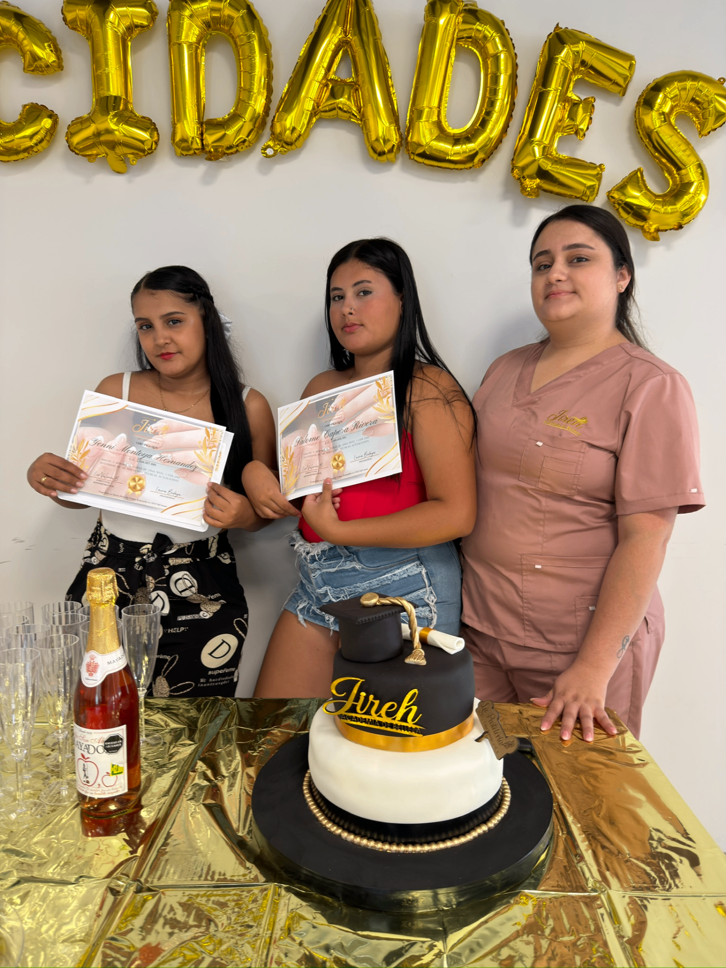 Graduación de estudiantes de la Academia de Belleza Jireh