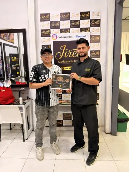 Entrega de certificado — Academia Jireh